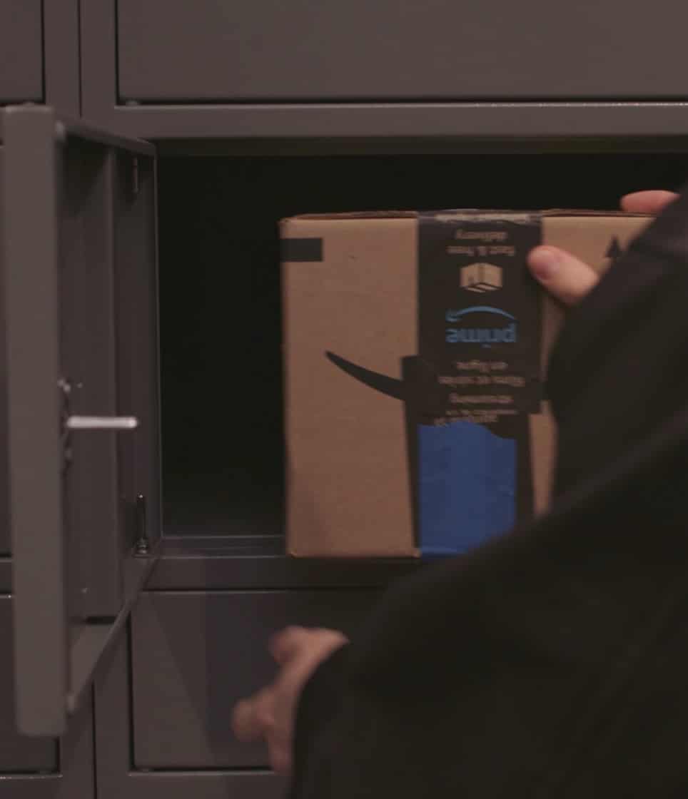 Delivering package into smart locker in an apartment building